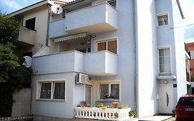 Apartment Fuma-1 By Interhome